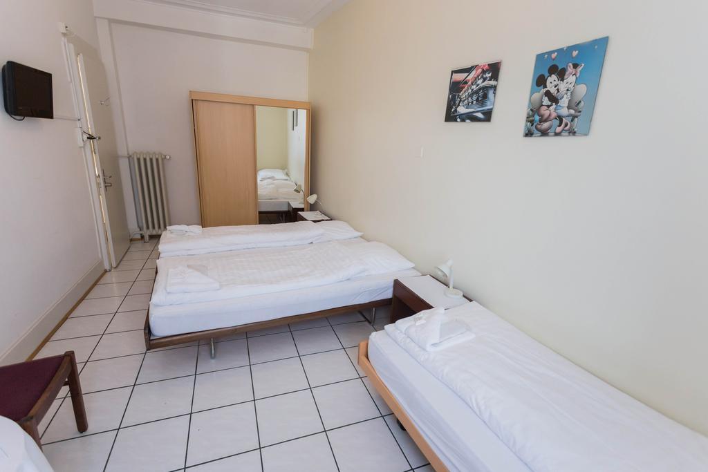 Stadthof Budget Hotel Basel City Center Exterior foto